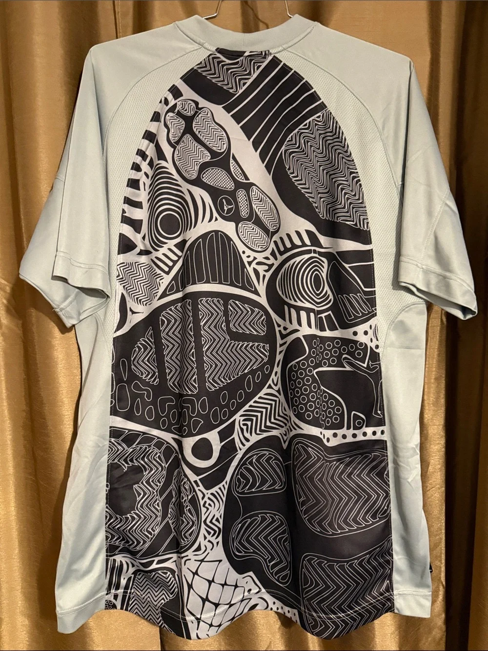 JORDAN Light Gray & Black Graphic Athletic Short-Sleeve Shirt NIKE Basketball.